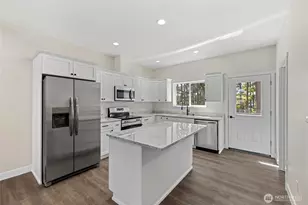 945 NW Heller St, Oak Harbor, WA 98277 - Photo 5