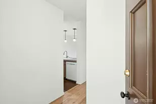 5844 NE 75th St, Seattle, WA 98115 - Photo 3