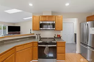 141 E Village View Dr, Allyn, WA 98524 - Photo 11