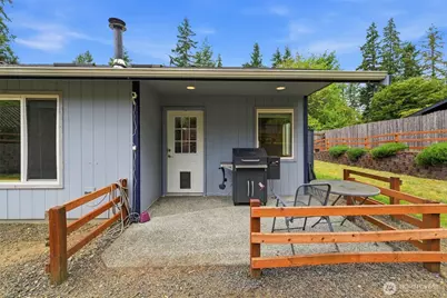 141 E Village  View Drive, Allyn, WA 98524 - Photo 33