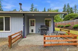 141 E Village View Dr, Allyn, WA 98524 - Photo 33