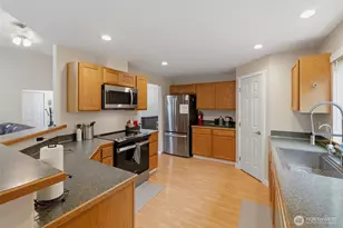 141 E Village View Dr, Allyn, WA 98524 - Photo 9