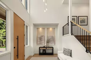 10223 NE 24th St, Bellevue, WA 98004 - Photo 3