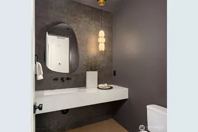 10223 NE 24th Street, Bellevue, WA 98004 - Photo 17