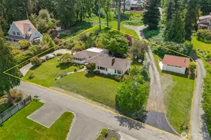 5930 Rose Loop NE, Bainbridge Island, WA 98110 - Photo 3