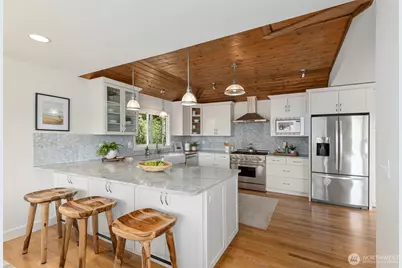 5930 Rose Loop NE, Bainbridge Island, WA 98110 - Photo 7