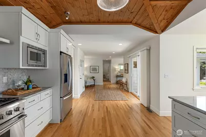 5930 Rose Loop NE, Bainbridge Island, WA 98110 - Photo 15