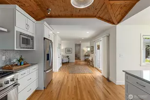 5930 Rose Loop NE, Bainbridge Island, WA 98110 - Photo 15