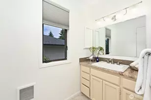 10 18th Ave, Kirkland, WA 98033 - Photo 15