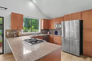 11533 SE 85th Ln, Newcastle, WA 98056 - Photo 17