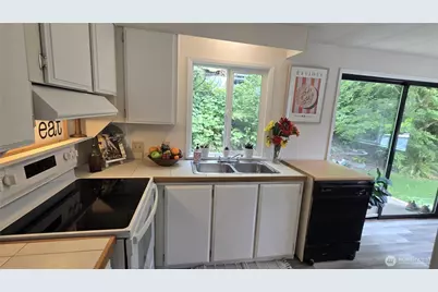 2284 Yew Street #K3, Bellingham, WA 98229 - Photo 19