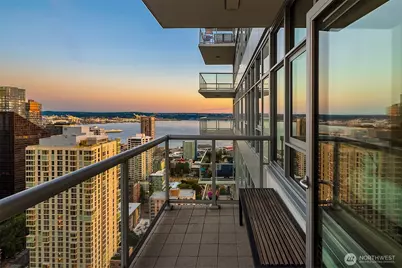 588 Bell Street #3704S, Seattle, WA 98121 - Photo 3