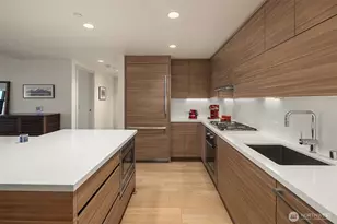 588 Bell St, Seattle, WA 98121 - Photo 13