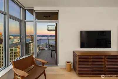 588 Bell Street #3704S, Seattle, WA 98121 - Photo 7