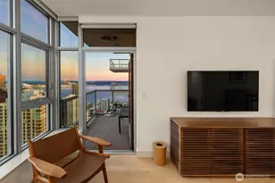 588 Bell St, Seattle, WA 98121 - Photo 7