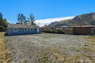 607 S 1st St, Brewster, WA 98812 - Photo 29