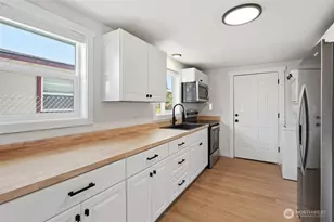 607 S 1st St, Brewster, WA 98812 - Photo 11