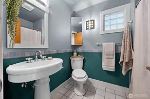 12521 2nd Ave NE, Seattle, WA 98125 - Photo 15