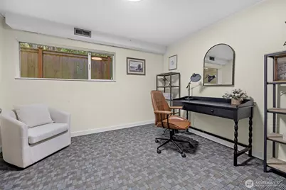 12521 2nd Avenue NE, Seattle, WA 98125 - Photo 23