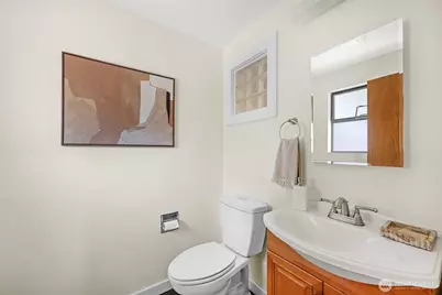 12521 2nd Avenue NE, Seattle, WA 98125 - Photo 17