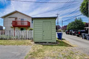 1709 2nd St, Marysville, WA 98270 - Photo 11