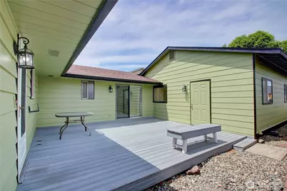 1709 2nd St, Marysville, WA 98270 - Photo 5