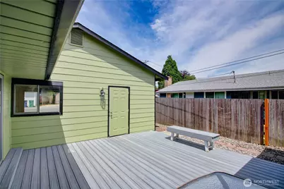 1709 2nd St, Marysville, WA 98270 - Photo 7