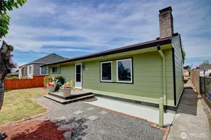 1709 2nd St, Marysville, WA 98270 - Photo 3
