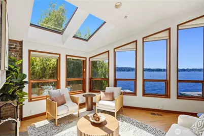 8279 W Mercer Way, Mercer Island, WA 98040 - Photo 17