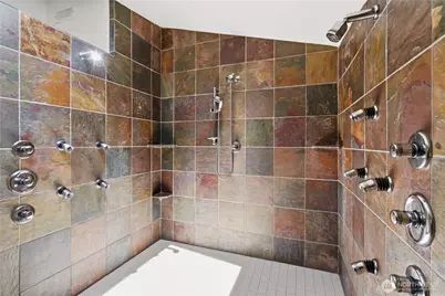 8279 W Mercer Way, Mercer Island, WA 98040 - Photo 23