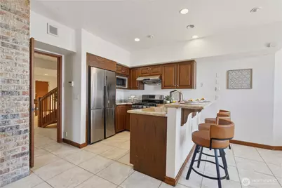8279 W Mercer Way, Mercer Island, WA 98040 - Photo 33
