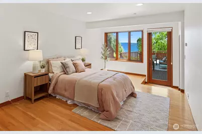 8279 W Mercer Way, Mercer Island, WA 98040 - Photo 25