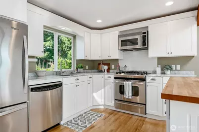 11410 SE 79th Street, Newcastle, WA 98056 - Photo 21