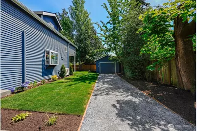 11720 Evanston Avenue N, Seattle, WA 98133 - Photo 19