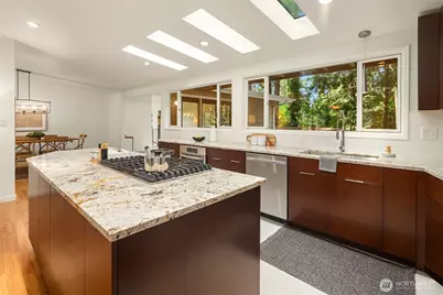 12210 NE 64th Street, Kirkland, WA 98033 - Photo 7