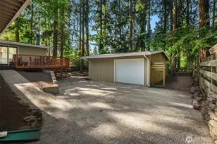 12210 NE 64th St, Kirkland, WA 98033 - Photo 29