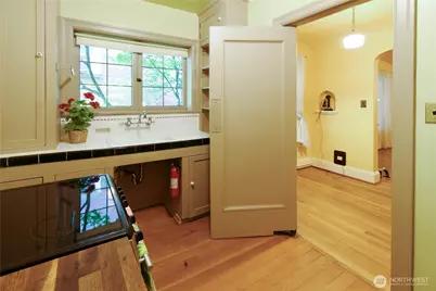 1101 17th Avenue #207, Seattle, WA 98122 - Photo 13