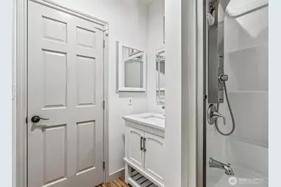 5830 115th Place NE #2, Kirkland, WA 98033 - Photo 9