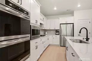 12902 179th St E, Puyallup, WA 98374 - Photo 9