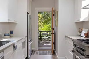2537 2nd Ave W, Seattle, WA 98119 - Photo 13
