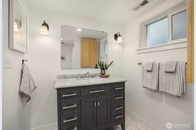2537 2nd Avenue W, Seattle, WA 98119 - Photo 27