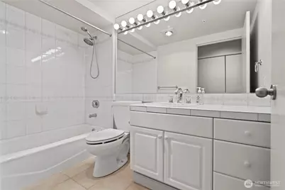 601 W Mercer Place #401, Seattle, WA 98119 - Photo 21