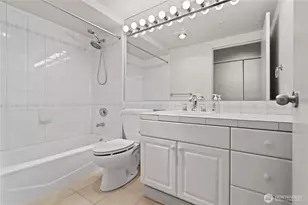 601 W Mercer Pl, Seattle, WA 98119 - Photo 21