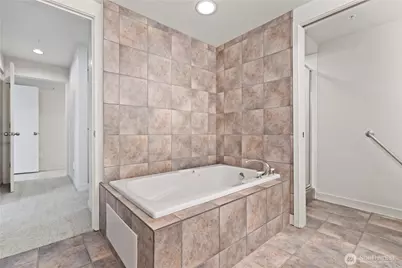 601 W Mercer Place #401, Seattle, WA 98119 - Photo 17