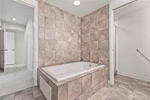 601 W Mercer Pl, Seattle, WA 98119 - Photo 17