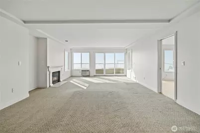 601 W Mercer Place #401, Seattle, WA 98119 - Photo 5