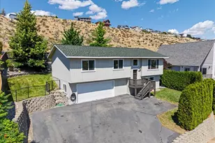 215 San Remo Ln, Chelan, WA 98816 - Photo 3