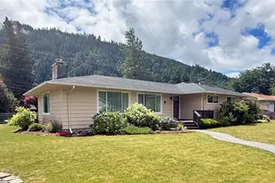 301 Temple Ave, Morton, WA 98356 - Photo 1