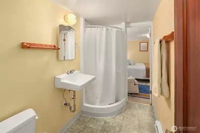 125 NE 135th Street, Seattle, WA 98125 - Photo 21