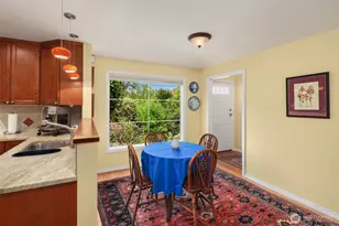 125 NE 135th St, Seattle, WA 98125 - Photo 9